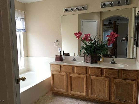 5th image of 2811 E Villa Theresa Dr