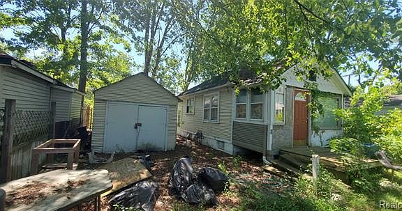 2nd image of 5031 Lafontaine St