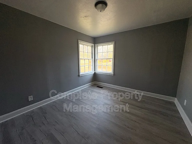 604 Lexington St — Photo 6