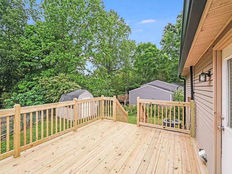 5001 Forest Mountain Ct — Photo 16