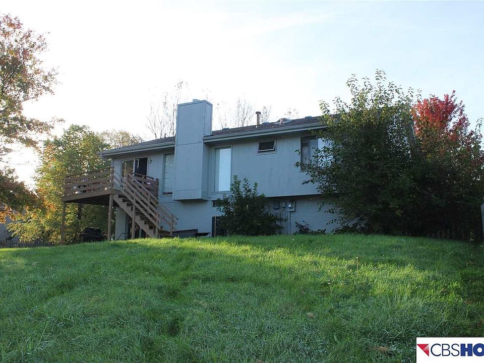 2nd image of 15706 Parker St