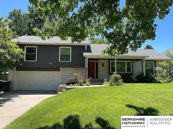 7821 Lake St, Lincoln, NE 68506