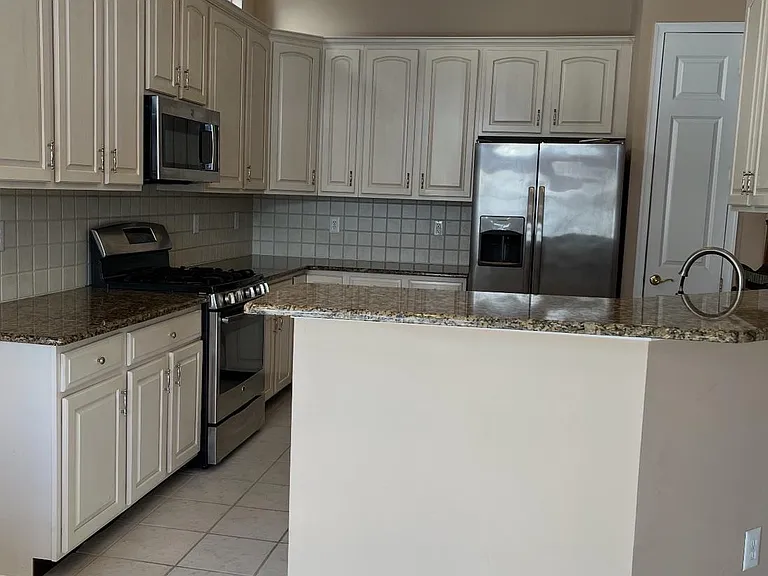 121 Einstein Way — Photo 9