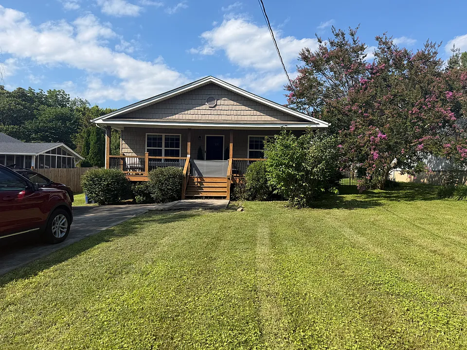 215 Harding Rd