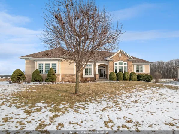 581 Royal Saint Pats Dr, Wrightstown, WI 54180