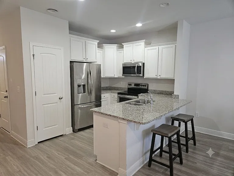 7688 Shadow Lake Dr — Photo 10
