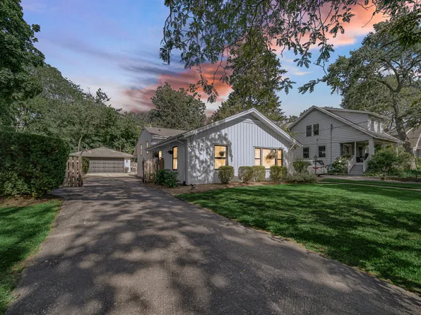 209 S Chase St, Wheaton, IL 60187