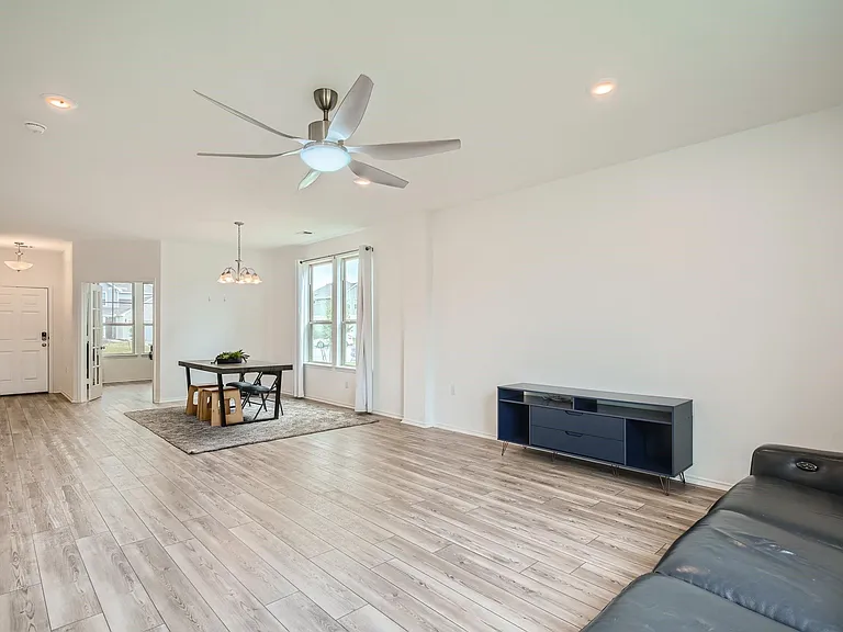 5301 Hallowell Ct — Photo 8