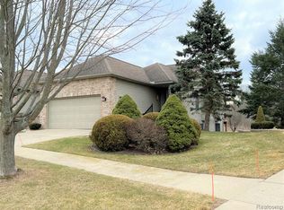 239 Creekwood Cir, Linden, MI 48451