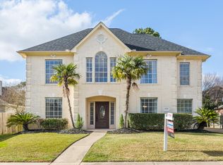 2704 Evergreen Dr, Pearland, TX 77581