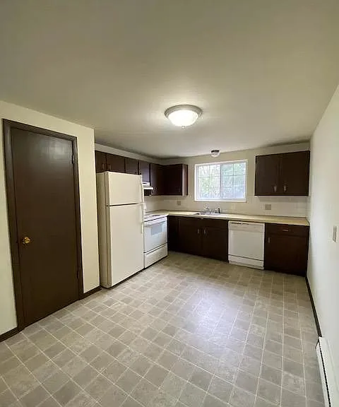 Eat-in Kitchen