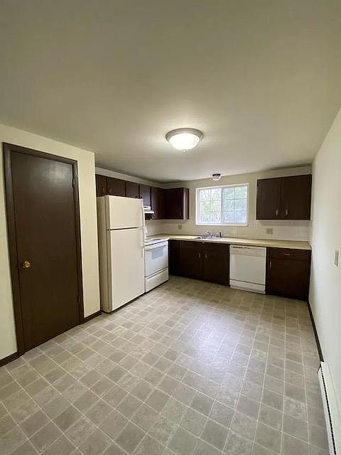 Eat-In Kitchen