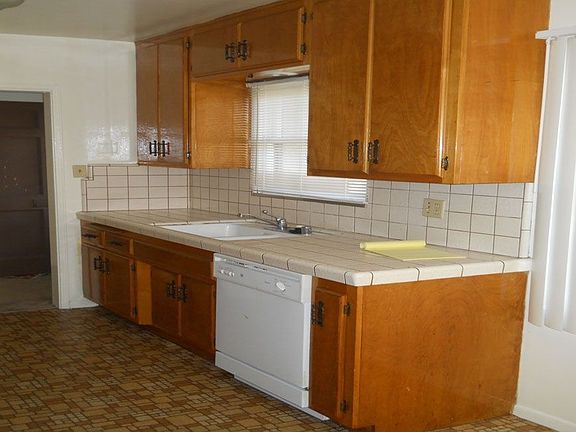 3rd image of 3141 Marber Ave