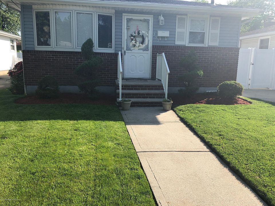 1st image of 352 Penn Ave