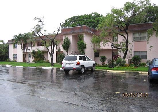 2nd image of 5520 Lakewood Cir N APT 623