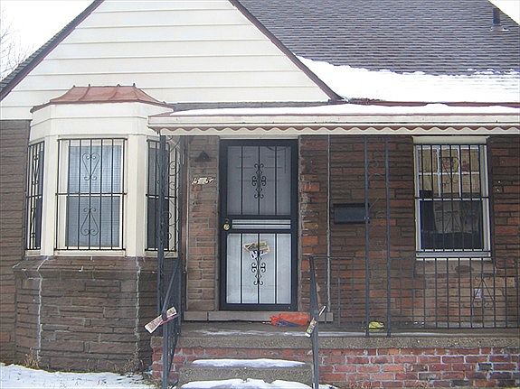 2nd image of 15457 Saratoga St