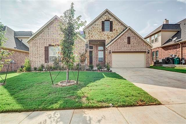 1st image of 127 Oakwood Ln