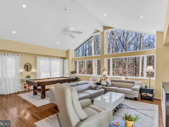 5530 Belfast Pl, Springfield, VA 22151