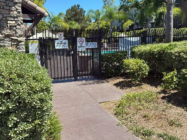 425 S Meadowbrook Dr S #106 — Photo 11