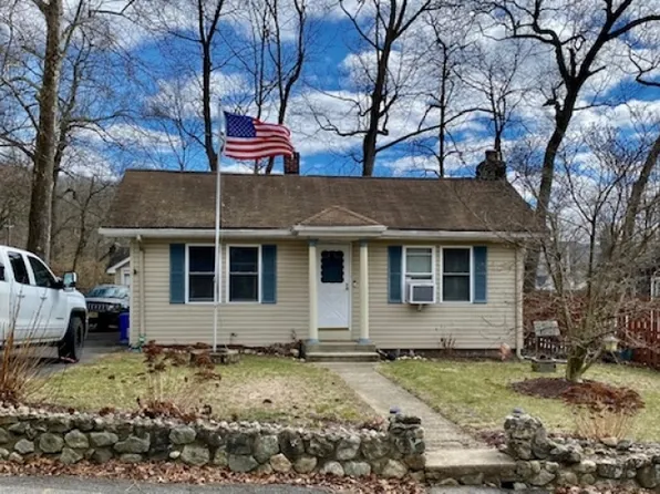 27 Voorhis Pl, Ringwood Boro, NJ 07456