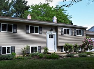 7631 Walcott St, Portage, MI 49024