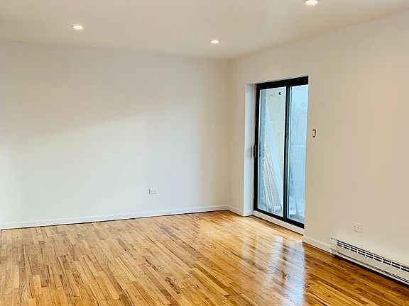 4th image of 12-10 Astoria Park S #3FF