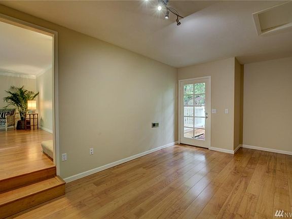 5th image of 4185 244th Pl SE
