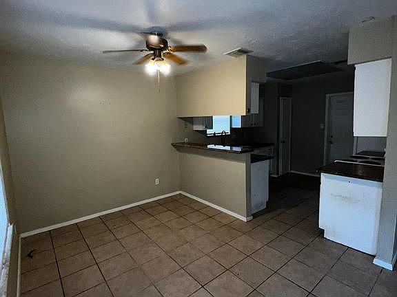 4th image of 410 Pickford Dr