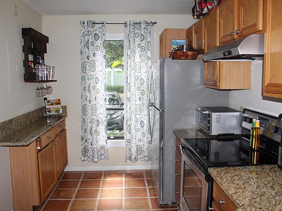 3rd image of 781 Hill Dr APT B