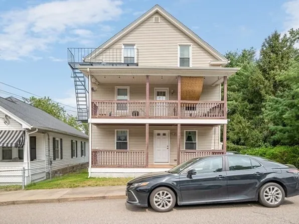6 Rayner St, Blackstone, MA 01504