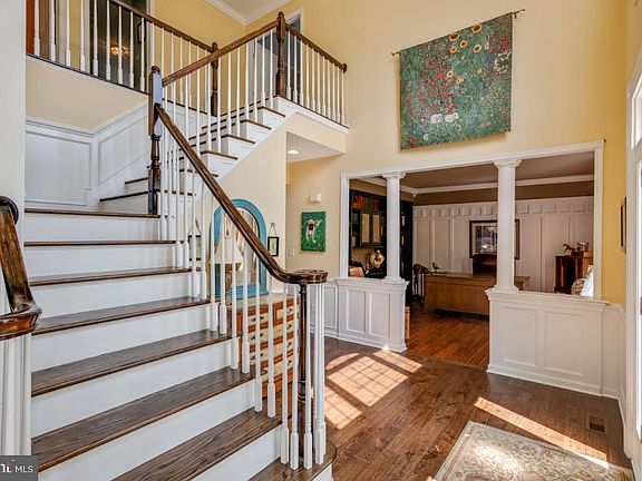 5th image of 5798 Spruce Grove Ct