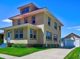 105 Prospect St, Blairstown, IA 52209