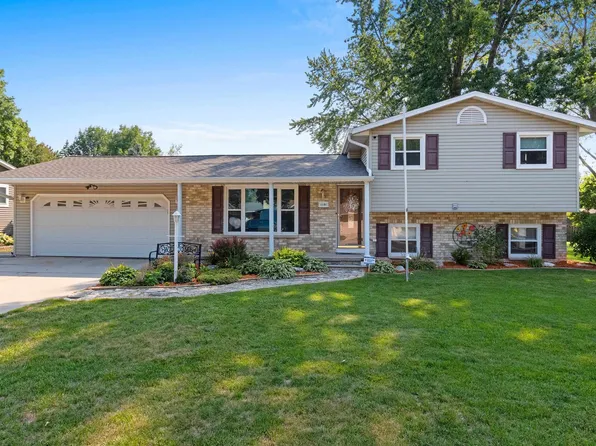 1141 Sharie Ln, Green Bay, WI 54304