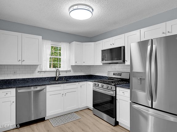 2nd image of 500 Begonia Court