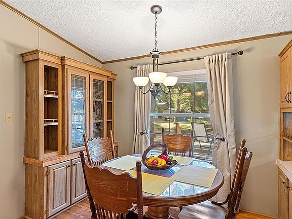 3rd image of 155 Tanglewood Dr