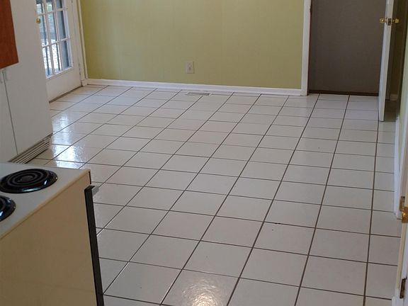 2nd image of 1008 Joyce Cir