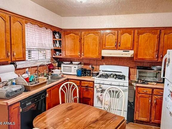 4th image of 1860 E 21ST Street