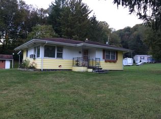 237 Glade St, Rainelle, WV 25962
