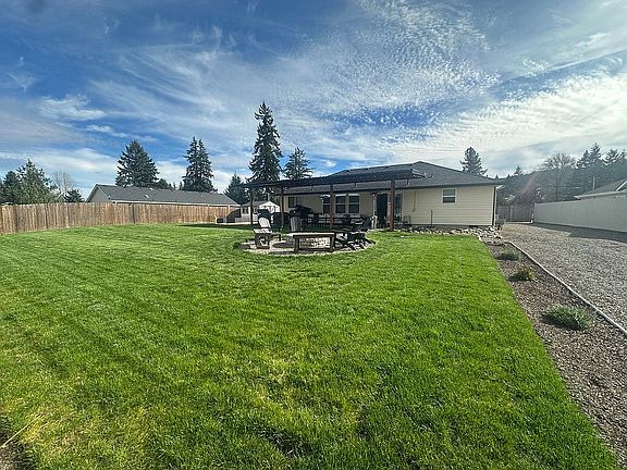 2nd image of 520 Fir St