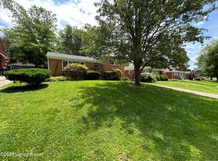 1608 Whippoorwill Rd, Louisville, KY 40213