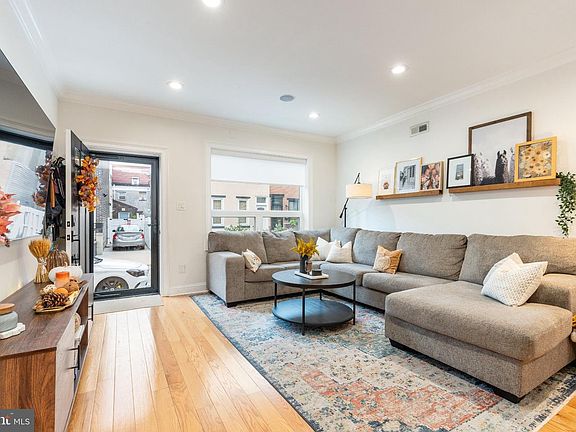5th image of 436 Manton St