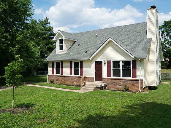 4th image of 140 Cunningham Pl