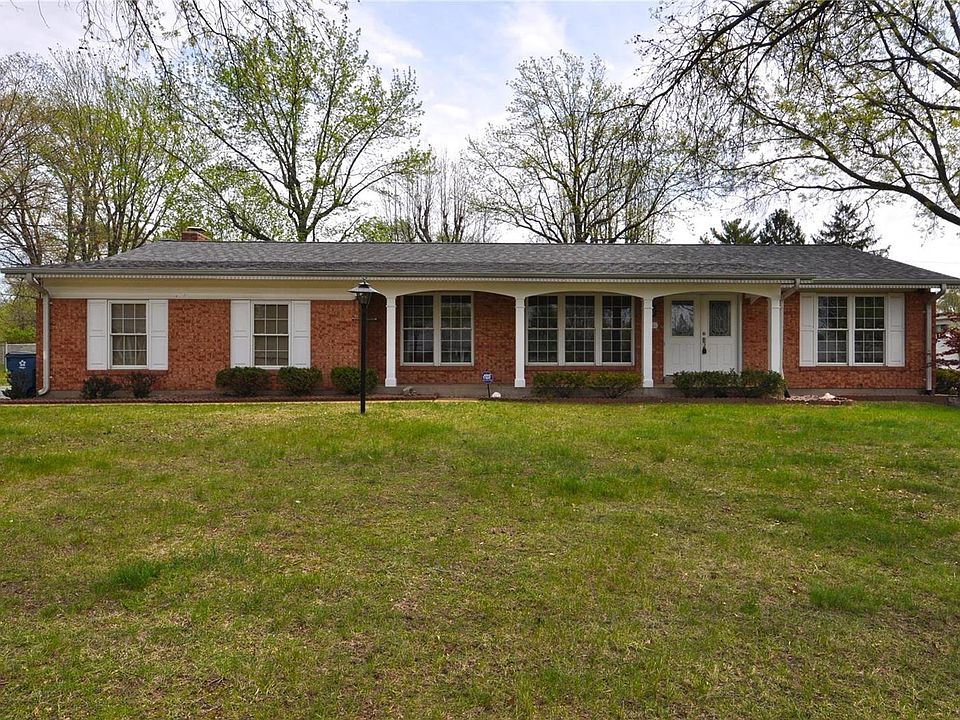1st image of 11736 Roundhill Dr