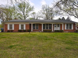 11736 Roundhill Dr, Saint Louis, MO