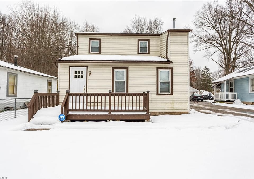 1st image of 252 Oakwood St