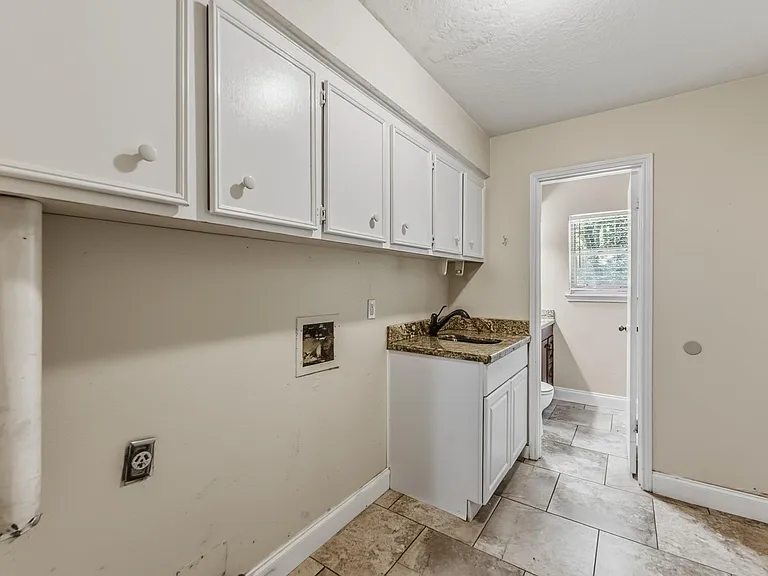 401 Woodmont Dr — Photo 18