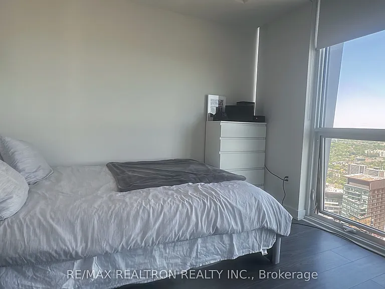 1 Yorkville Ave #4606 — Photo 5