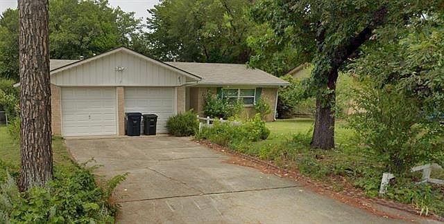 1st image of 621 Chisholm Trl
