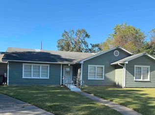 2411 McKee Dr, Orange, TX 77630