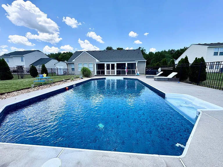 197 Green View Rd — Photo 4